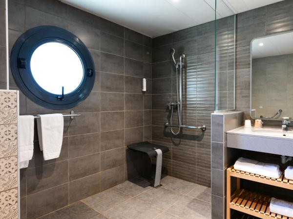 Hotel Le Pavillon Bleu : photo 4 de la chambre junior suite south with shower