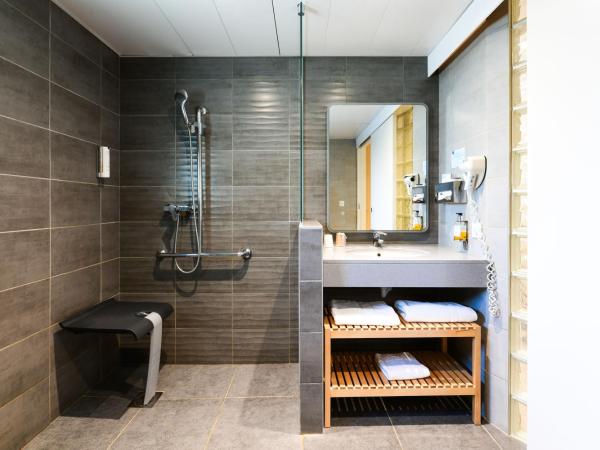 Hotel Le Pavillon Bleu : photo 5 de la chambre junior suite south with shower