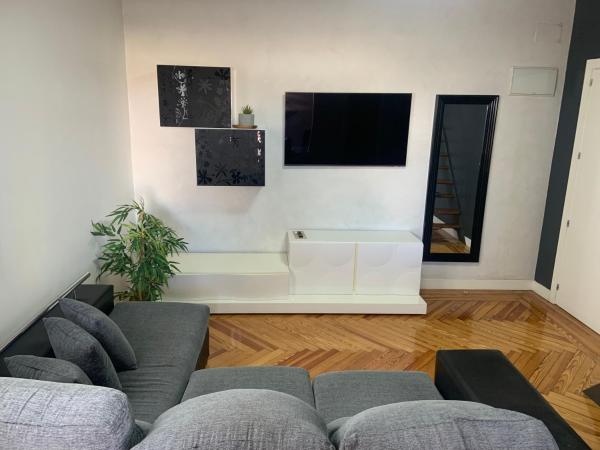 Hostal Abadia Madrid : photo 2 de la chambre hébergement mansardé deluxe avec terrasse