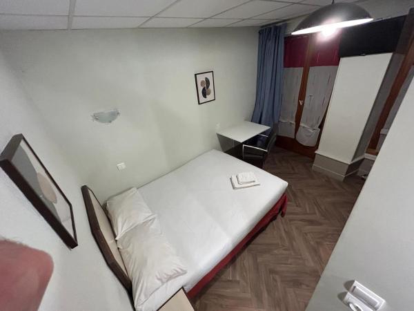 Htel Broisin : photo 4 de la chambre chambre simple avec balcon