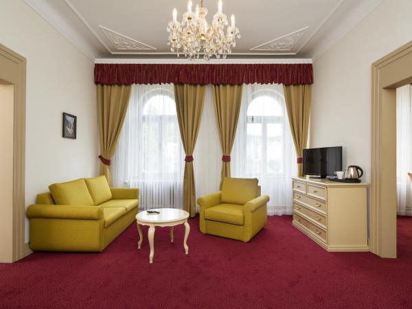 OREA Spa Hotel Palace Zvon Mariánské Lázně : photo 2 de la chambre chambre familiale (2 adultes et 2 enfants)