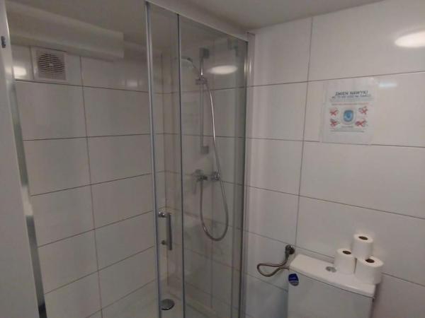 Mia Mia House : photo 6 de la chambre chambre quadruple avec salle de bains privative