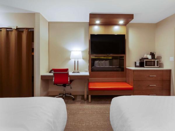 Best Western PLUS City Centre Inn : photo 2 de la chambre chambre deluxe avec 2 lits queen-size