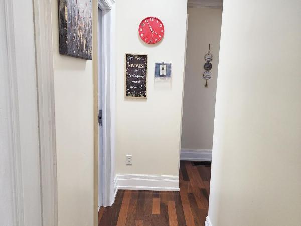 Toronto Uptown 3 - Bus to Downtown : photo 8 de la chambre chambre double - vue sur jardin