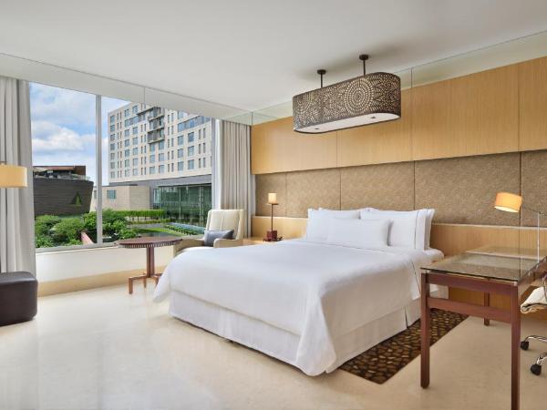 The Westin Gurgaon, New Delhi : photo 1 de la chambre chambre lit king-size de luxe - vue sur ville