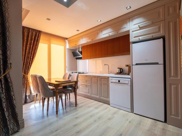 Elysium Deluxe Suites Antalya : photo 9 de la chambre suite deluxe avec baignoire spa