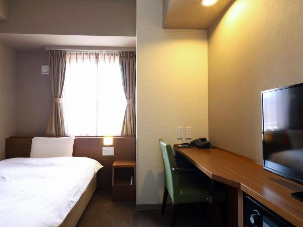 Dormy Inn Tokyo Hatchobori Hot Spring : photo 3 de la chambre chambre simple avec petit lit double - non-fumeurs