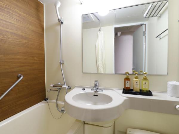 Dormy Inn Tokyo Hatchobori Hot Spring : photo 3 de la chambre chambre lit queen-size - non-fumeurs