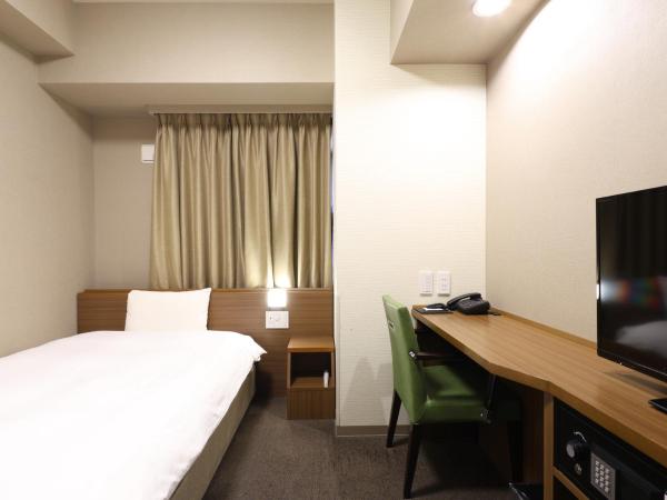 Dormy Inn Tokyo Hatchobori Hot Spring : photo 5 de la chambre chambre simple avec petit lit double - non-fumeurs