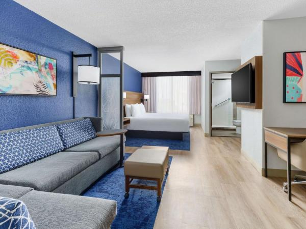 Hyatt Place Orlando / I-Drive / Convention Center : photo 3 de la chambre chambre lit king-size avec canapé-lit