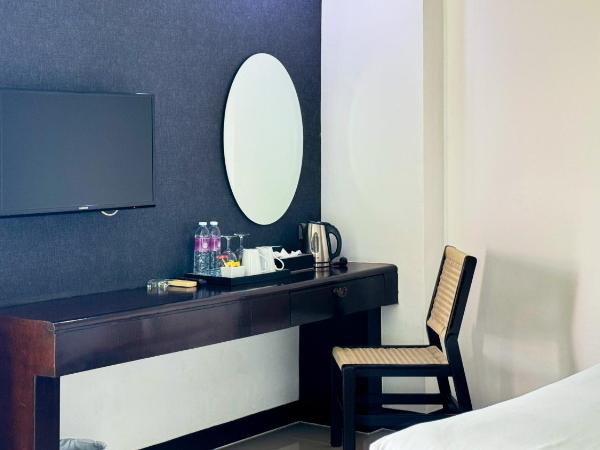 Grand Supicha City Hotel - SHA Plus : photo 8 de la chambre chambre double deluxe avec baignoire