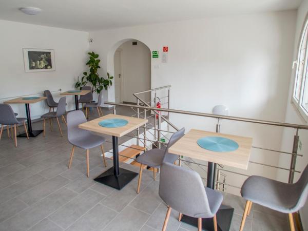 Főnix Design Rooms : photo 10 de la chambre chambre double avec balcon