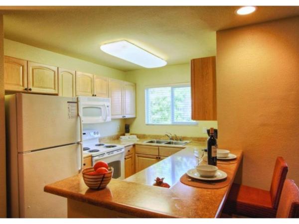 Escape to Tropicana, a Tranquil Condo Oasis Near the LV Strip - Special Offer Now! : photo 3 de la chambre appartement deluxe