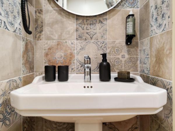 Boutique Hôtel Provencia : photo 4 de la chambre chambre lit queen-size - vue sur jardin