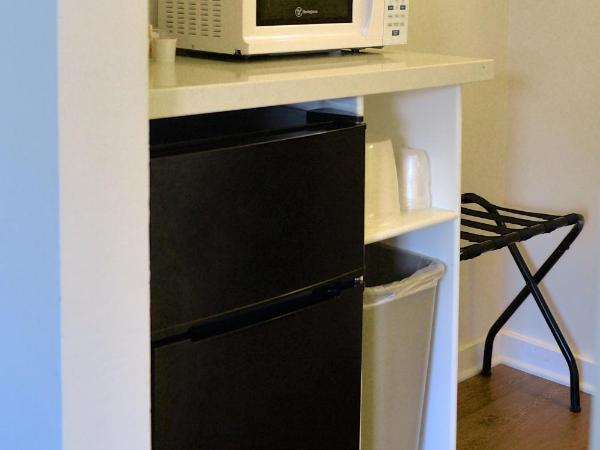 Crown City Inn Coronado : photo 3 de la chambre chambre lit queen-size 