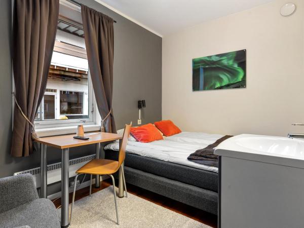 Enter Backpack Hotel : photo 3 de la chambre chambre double avec salle de bains commune