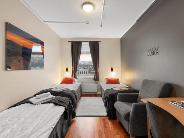 Enter Backpack Hotel : photo 3 de la chambre chambre triple avec salle de bains commune