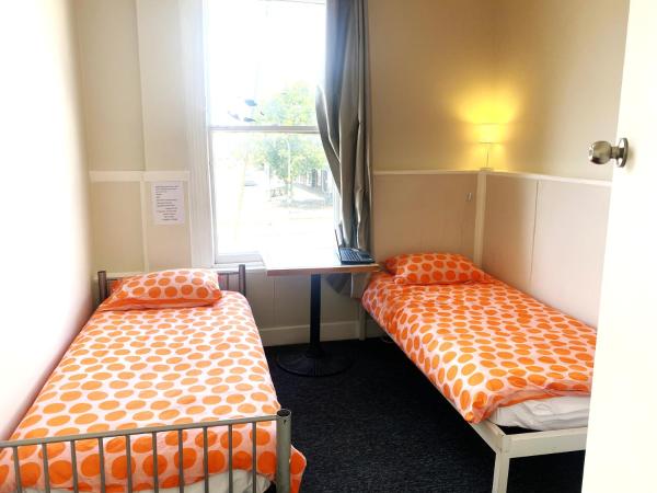 215 Edinburgh Castle : photo 1 de la chambre chambre double avec toilettes communes