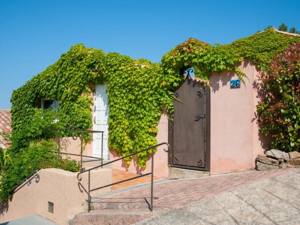 Résidence U Pirellu : photo 2 de la chambre villa confort (4-6 adultes)