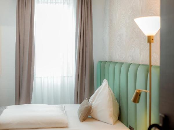NED Hotel : photo 1 de la chambre chambre simple standard avec douche