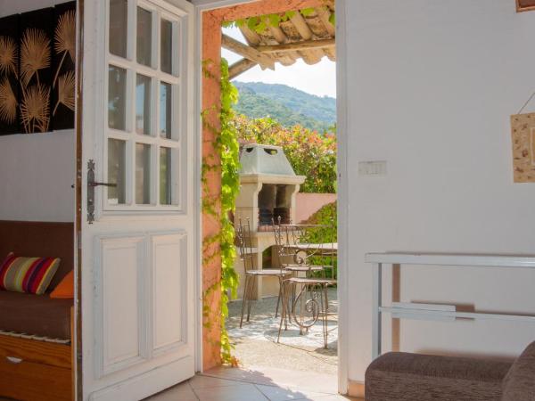 Résidence U Pirellu : photo 7 de la chambre villa confort (4-6 adultes)