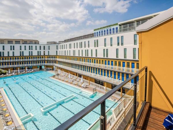 Molitor Hôtel & Spa Paris - MGallery Collection : photo 4 de la chambre suite piscine avec balcon - vue sur piscine