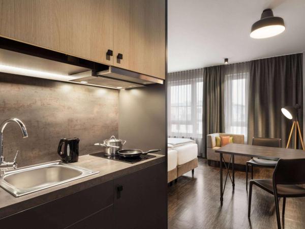 Vienna House Easy by Wyndham Bremen City Apartments : photo 9 de la chambre chambre confort plus