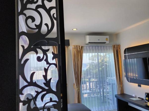 LHC HOTEL AND RESORT : photo 1 de la chambre seaview suite- one bedroom  with free mini bar