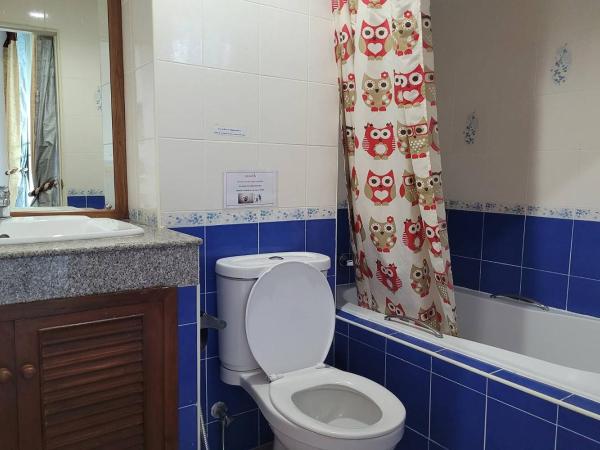 Kaewchantra Mansion : photo 8 de la chambre chambre lits jumeaux standard