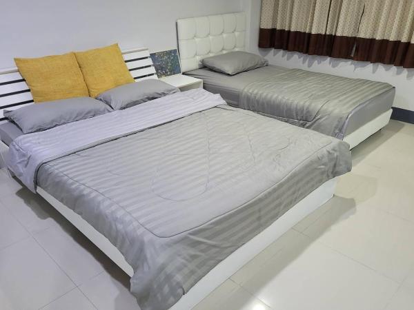 Kaewchantra Mansion : photo 3 de la chambre chambre familiale