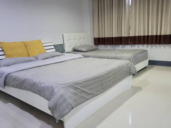 Kaewchantra Mansion : photo 5 de la chambre chambre familiale