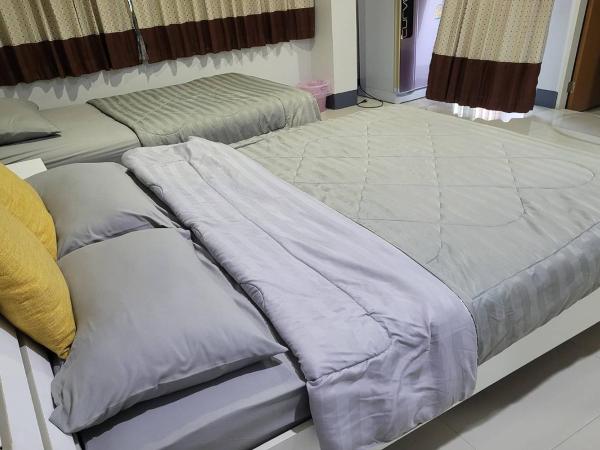 Kaewchantra Mansion : photo 9 de la chambre chambre familiale