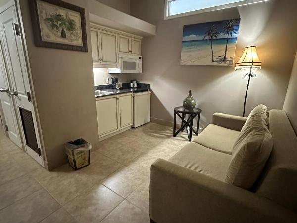 Tahitian Inn Boutique Hotel Tampa : photo 1 de la chambre suite lit king-size