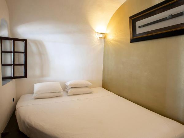 Ducato di Oia - Adults Only : photo 10 de la chambre grande suite avec bassin profond - vue sur caldeira