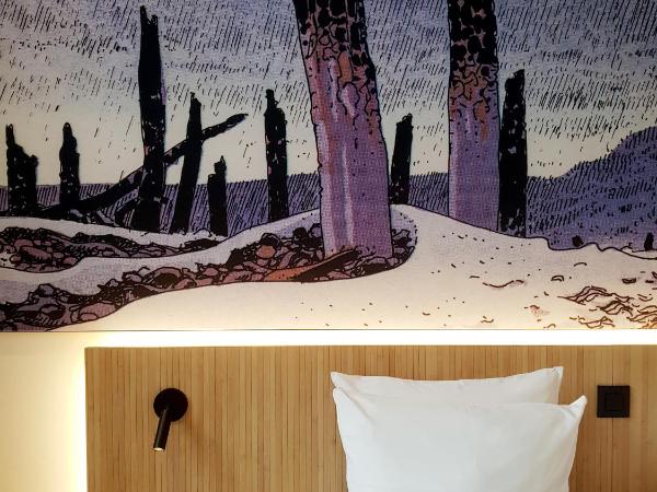 Comic Art Hotel : photo 5 de la chambre hébergement double deluxe vue sur canal