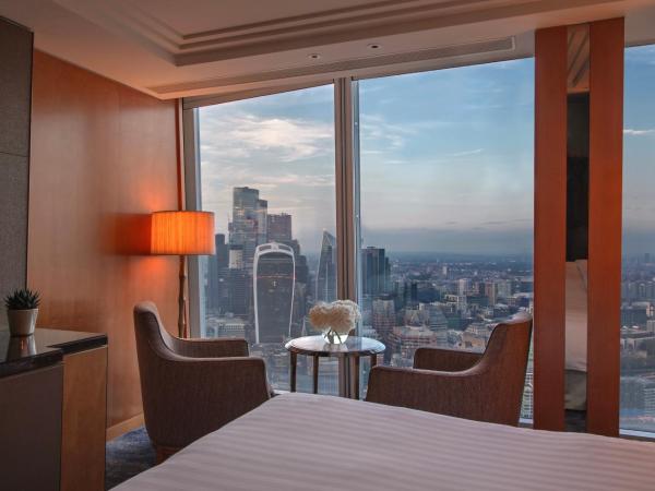 Shangri-La The Shard, London : photo 1 de la chambre chambre lit king-size deluxe - vue sur ville