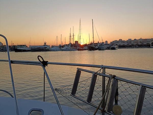 Ciudad y playa desde un barco. : photo 3 de la chambre maison 3 chambres