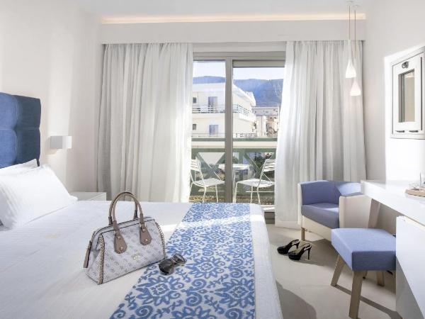 Petra Beach Hotel : photo 1 de la chambre chambre double ou lits jumeaux standard - vue sur la rue