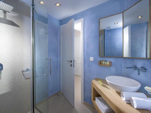 Petra Beach Hotel : photo 6 de la chambre studio supérieur - vues sur mer et piscine