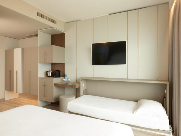 Adriatic Palace Hotel : photo 6 de la chambre chambre double avec lit d'appoint - vue sur mer