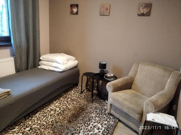 Hotelik rodzinny 365 pokoje z łazienkami : photo 1 de la chambre chambre simple avec salle de bains