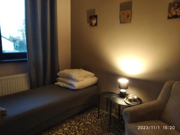 Hotelik rodzinny 365 pokoje z łazienkami : photo 4 de la chambre chambre simple avec salle de bains