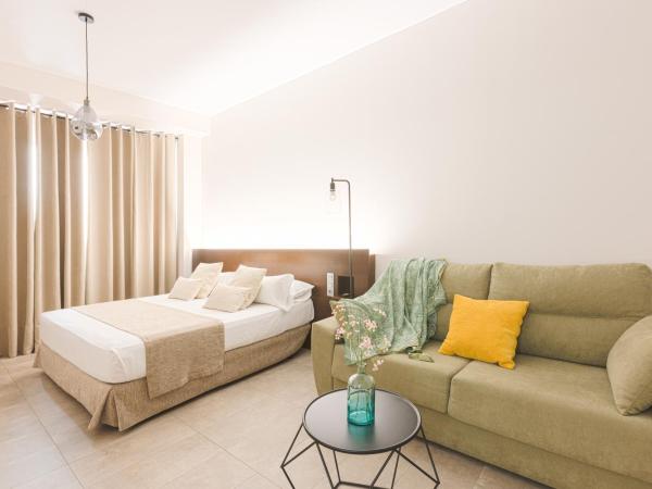 AACR Hotel Monteolivos : photo 1 de la chambre chambre familiale standard