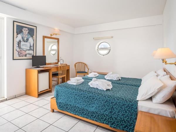 Heronissos Hotel : photo 1 de la chambre chambre deluxe double ou lits jumeaux