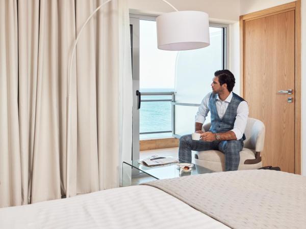 Mediterranean Hotel : photo 6 de la chambre suite junior - vue sur mer