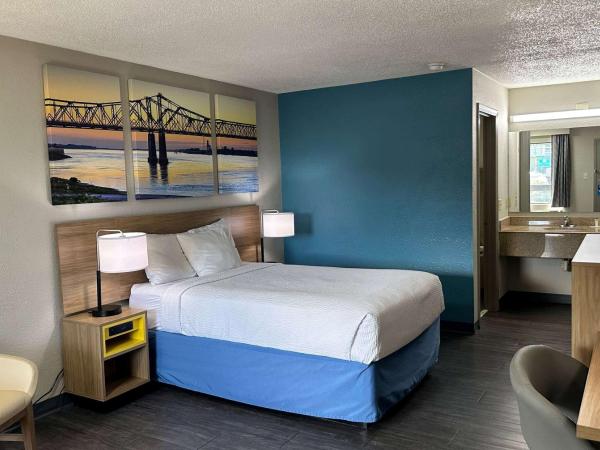 Days Inn by Wyndham Columbia NE Fort Jackson : photo 1 de la chambre chambre lit queen-size pour personnes à mobilité réduite - non-fumeurs