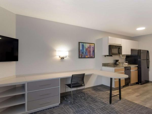 MainStay Suites Louisville Jeffersontown : photo 7 de la chambre chambre lit queen-size standard - non-fumeurs