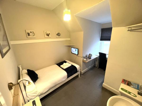Ardenlee Guest House : photo 2 de la chambre chambre simple avec salle de bains commune