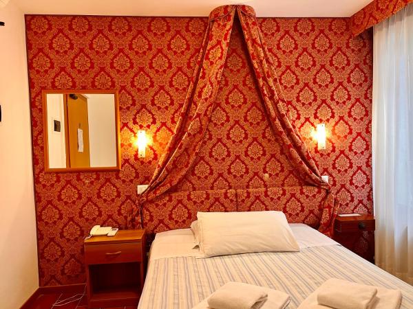 Hotel Canada : photo 7 de la chambre petite chambre double