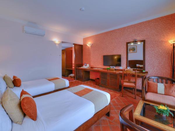 Hotel Barahi Pokhara : photo 1 de la chambre chambre lits jumeaux deluxe avec balcon